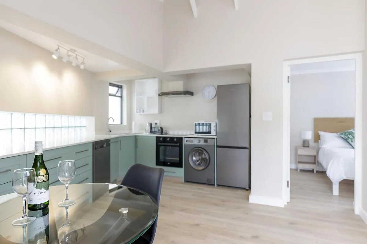 Apartment 1 Bed Steps Away From Beach With Bbq, Wifi & Parking South Africa