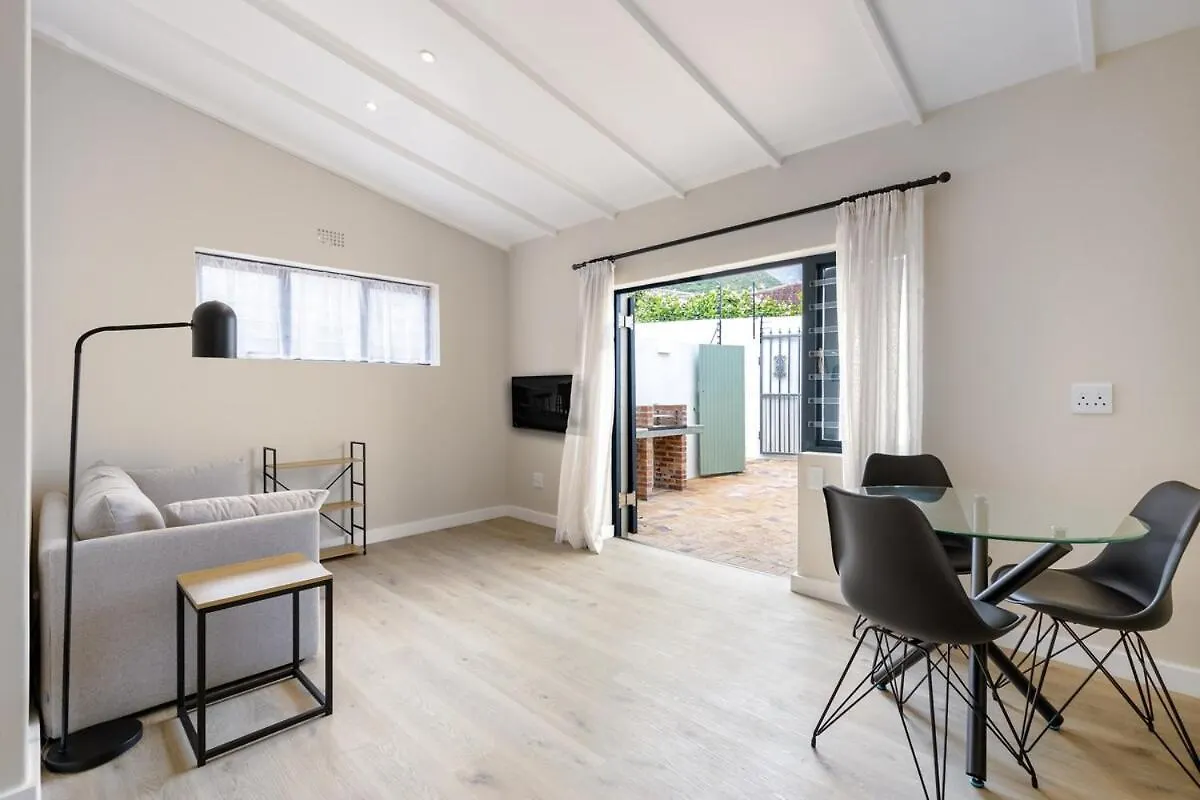 1 Bed Steps Away From Beach With Bbq, Wifi & Parking 0*, Hout Bay South Africa