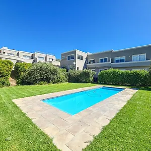The Beachclub 17 Hout Bay